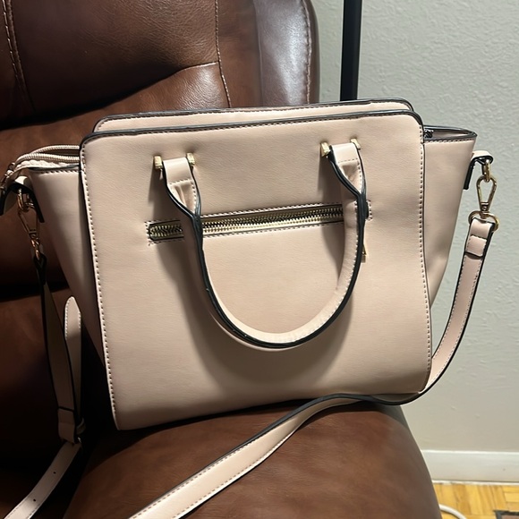 New purse, never used - Picture 2 of 3